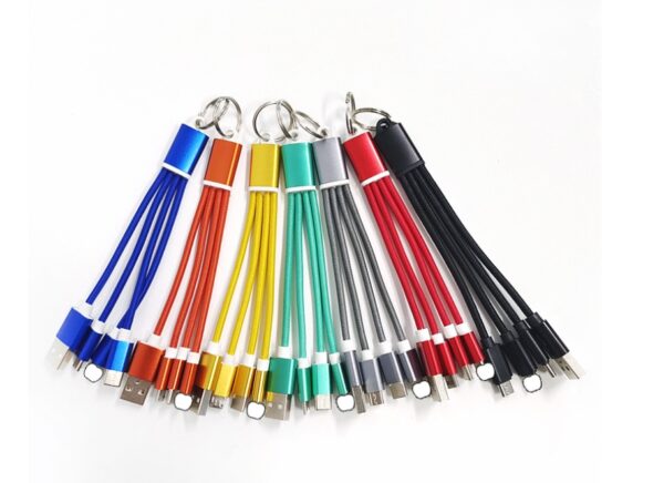 Hot Selling Promotional Business Gift Set 5V/2A Keychain Charger  3 in 1 Usb Cable for Men and Women Gift Items - Image 2