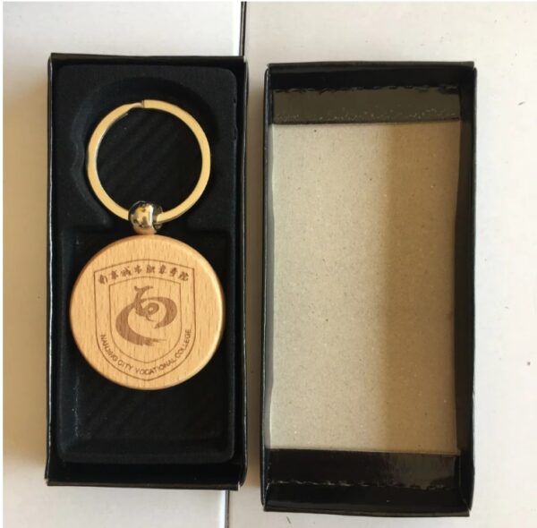 Custom Logo Luxury Wood Key Chains Beech Wood Timber  Keychain Wooden Keychains For Laser Engraving Logo - Image 5